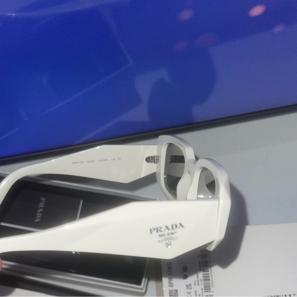 BRAND NEW AUTHENTIC PRADA SUNGLASSES - Picture 5 of 10